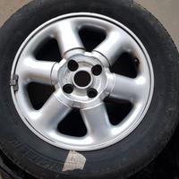 4 cerchi in lega completi di gomme