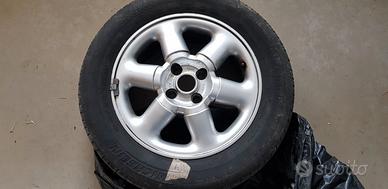 4 cerchi in lega completi di gomme