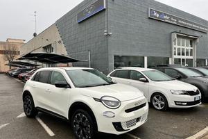 FIAT 600 Hybrid 145 CV DCT MHEV La Prima kM 0