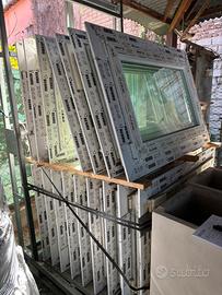 Finestra 1 anta in PVC bianco