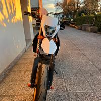 Ktm 690 smc-r guidabile con A2