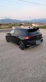 Volkswagen Golf 8 2.0 TDI