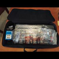 Pedaliera Boss ME 80, Custodia ed Alimentatore