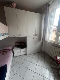 Cameretta bimba con tre letti