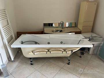 Vasca da bagno con idromassaggio