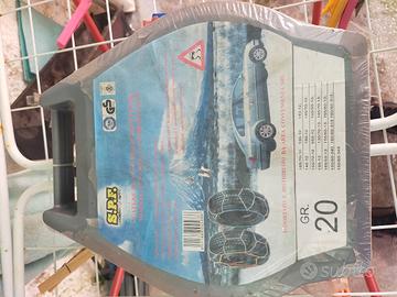 catene mai usate e ruotino nuovo 