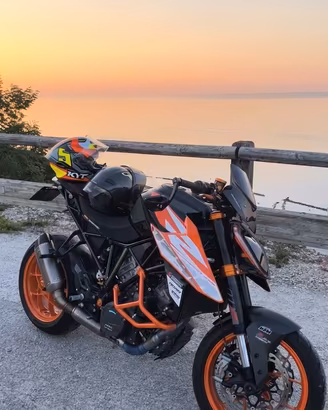 KTM SUPER DUKE 1290 R
