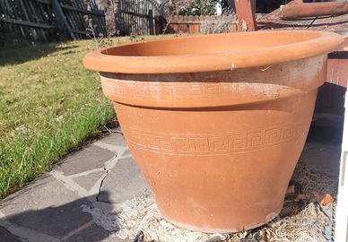 Vaso da giardino grande.