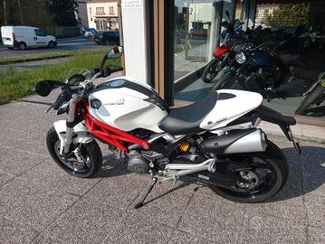 Ducati Monster 696plus