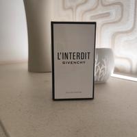 l'interdit Givenchy 