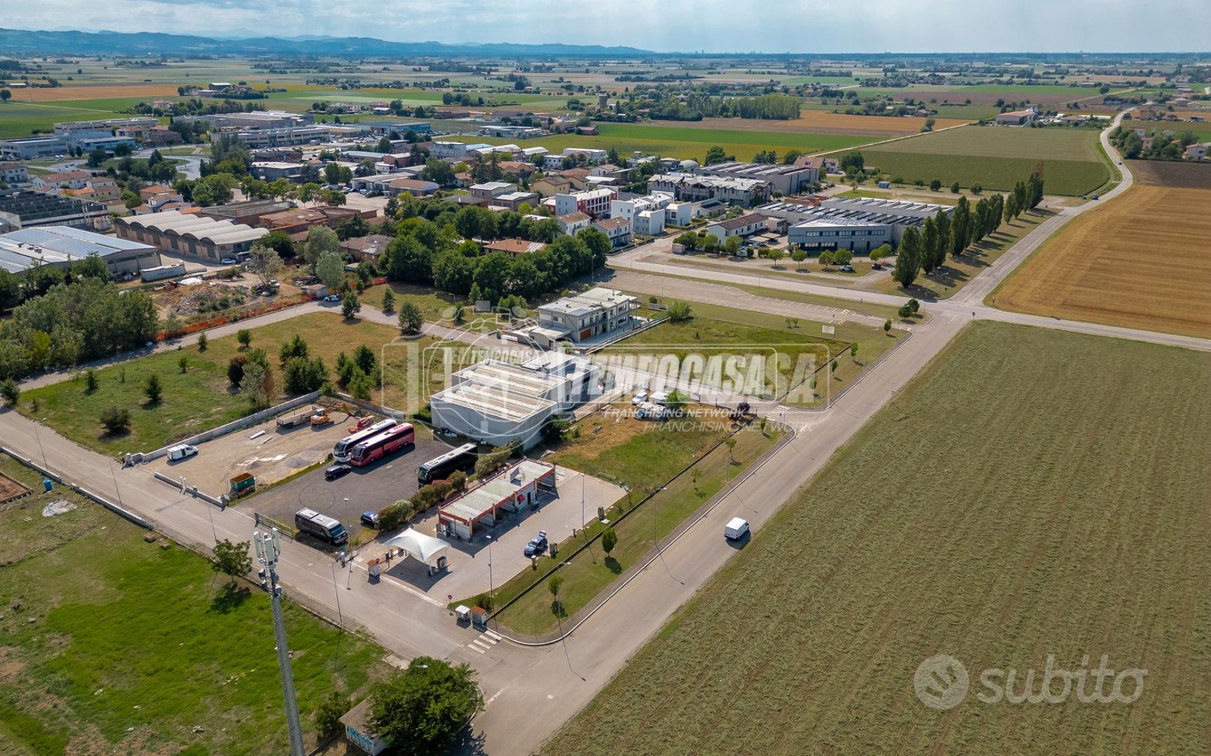 TERRENO COMMERCIALE A DUE PASSI DA MEDICINA - Vista 2