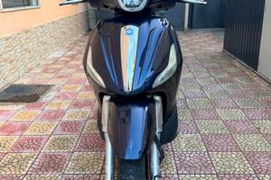 Beverly 350