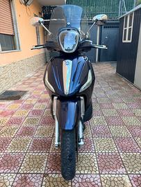 Beverly 350