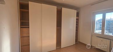 armadio scorrevole grande 