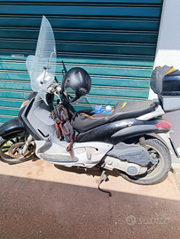 Beverly 200