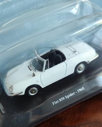 Modellino Fiat 850 Spider 1965 scala 1:43

