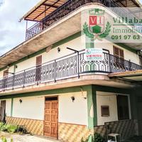 Villa di mq 400 su 2 livelli con Giardino