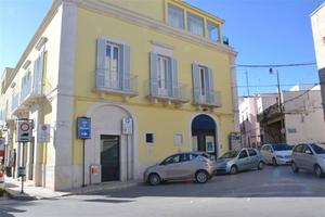 Negozio a Castellana Grotte