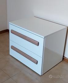 Comodino laccato lucido