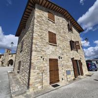 CASA SEMINDIPENDENTE A GUALDO TADINO