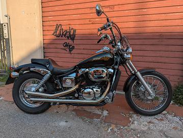 Honda VT 750 Black Widow Custom