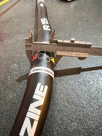 Manubrio in alluminio compreso di attacco per mtb