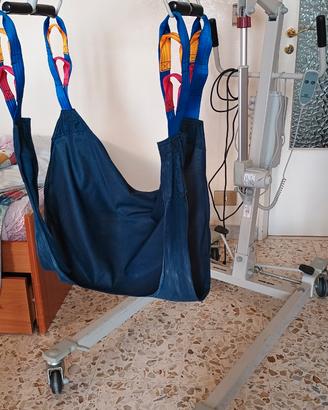 Sollevatore elettrico per anziani e disabili