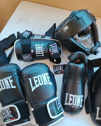 attrezzatura kick boxing junior usata