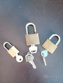 gruppo 3 lucchetti 