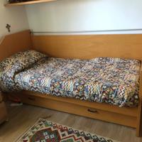 Letto artigianale in legno