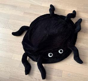Pouf/cuscino a forma di ragno nero gigante