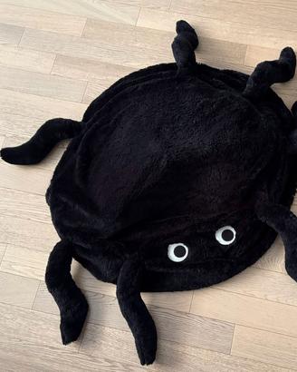 Pouf/cuscino a forma di ragno nero gigante