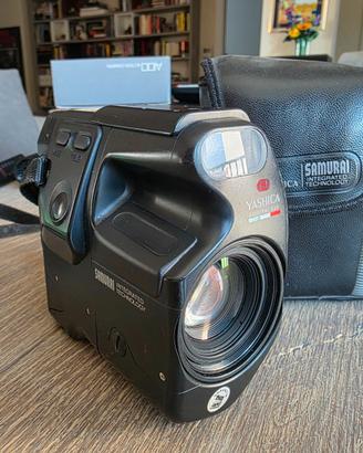 Fotocamera analogica Yashica Samurai