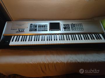 PIANOLA ROLAND FANTOM X8