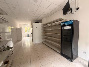 negozio locale commerciale