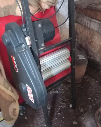 Pigiatrice elettrica e torchio