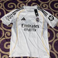 T-shirt Adidas Real Madrid Mbappe Medium Nuovo