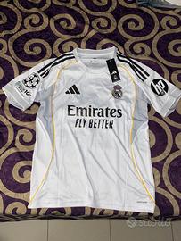 T-shirt Adidas Real Madrid Mbappe Medium Nuovo