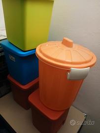 bidoncini in plastica 