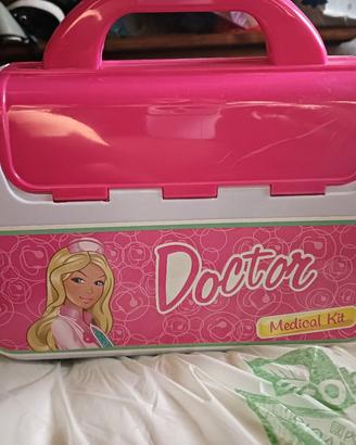 valigetta dottoressa barbie
