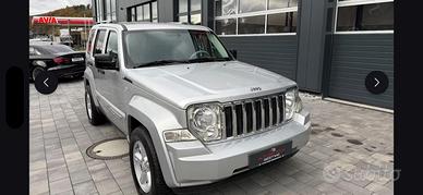Jeep cherokee con gancio traino