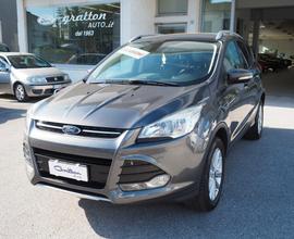 FORD KUGA 4x4 2.0 TDci TITANIUM con gancio TRAINO
