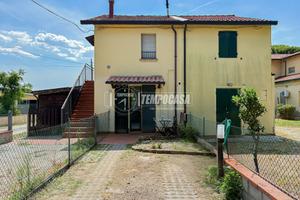APPARTAMENTO RISTRUTTURATO CON GIARDINO PRIVATO IN