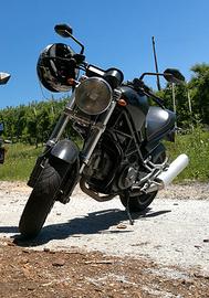 Ducati Monster dark 600