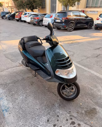 Piaggio Hexagon GTX 180