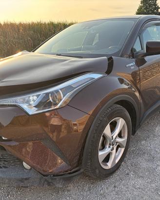 Toyota C-HR 1.8 Hybrid E-CVT Lounge