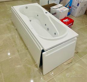 Vasca da bagno idromassaggio jacuzzi