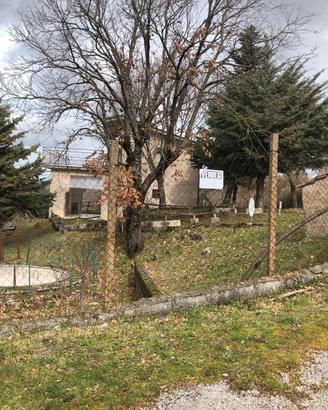 Vendita terreno con annessa costruzione