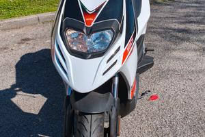 Aprilia SR Motard 50