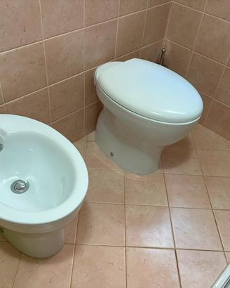 Coppia sanitari in ceramica 